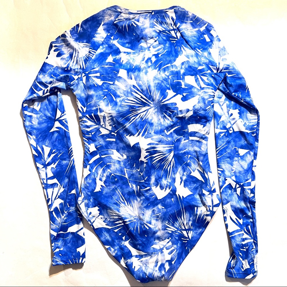 Trina Turk Basque Paddle Suit Swimsuit Size Medium Blue/White - Picture 2 of 6